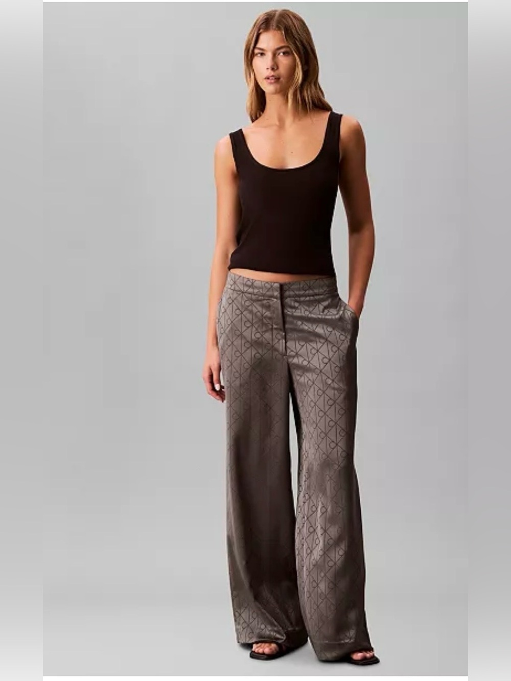 Calvin Klein Women All-Over
Print Wide Leg Trousers SIZE 6
COLOR PEWTER